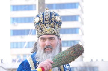 Izvorul Tămăduirii: IPS Teodosie va oficia Sfânta Liturghie la Dervent!